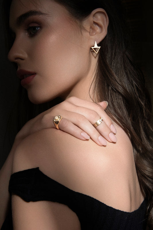 Atria "Mismatched" in Gold